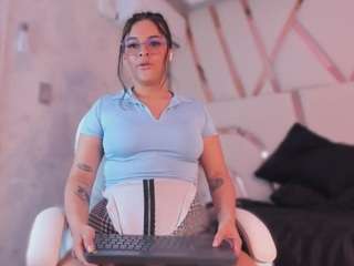 luna-jaramillo webcam model stream image