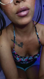 Charming_cute webcam cam4 model stream image