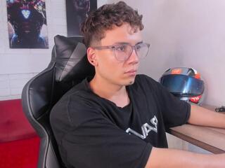 Matthew Fiire webcam model stream image