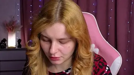 Day-off webcam model stream image