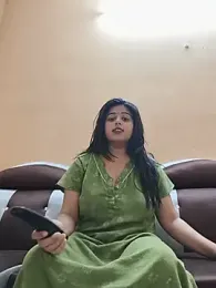 Cute-Simmi69 webcam stripchat model stream image