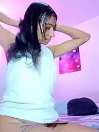 Leslly_ webcam model stream image
