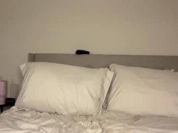 kyliebelle webcam model stream image