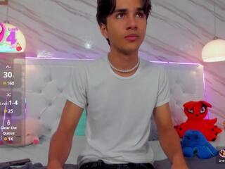 Attlas Moon webcam model stream image
