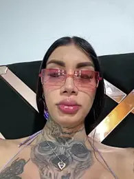 Zaratattoox webcam model stream image