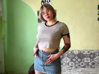 peachpuff webcam model stream image