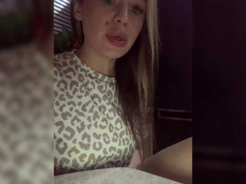 Polichkaaaa webcam model stream image