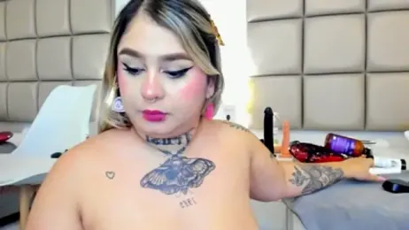 IsaaMoore webcam model stream image