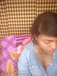 Freakingromance webcam model stream image