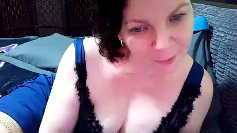 PlayfulcurvyyMilf webcam model stream image