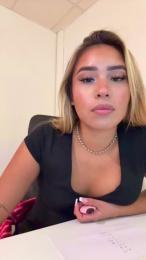 justbribri01 webcam cam4 model stream image