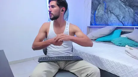 Aronn_King webcam model stream image