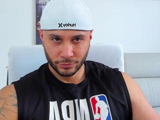 Luke Siner webcam model stream image