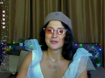 AliannaSoloKisses webcam bongacams model stream image