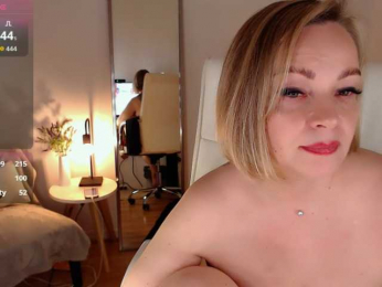 Tilly-Eliot webcam model stream image