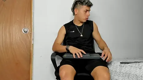 andrew_rose_ webcam model stream image