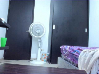 AssParadisse webcam bongacams model stream image