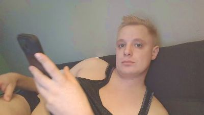 Kinkyroboy webcam model stream image