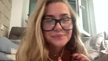 goddesemiiyy webcam model stream image