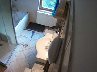 voyeurcam-julmodels-bath-2nd-2 webcam model stream image