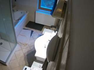 voyeurcam-julmodels-bath-2nd-2 webcam model stream image