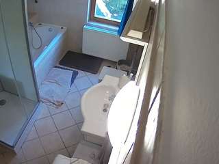 voyeurcam-julmodels-bath-2nd-2 webcam camsoda model stream image