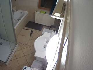voyeurcam-julmodels-bath-2nd-2 webcam model stream image