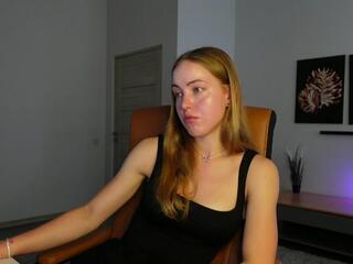 Sydney Sweets webcam model stream image