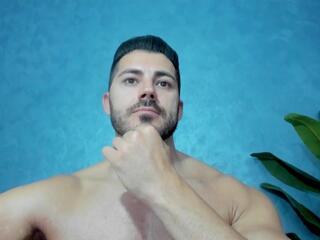 Cutler Q webcam model stream image