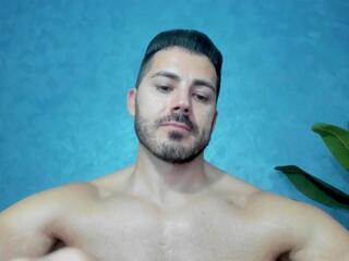 Cutler Q webcam model stream image