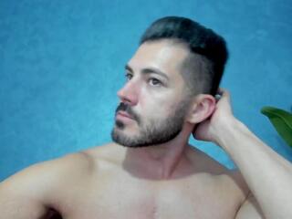 Cutler Q webcam flirt4free model stream image