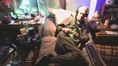 Schwanzlutsch21 webcam model stream image