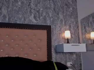 madiielee webcam model stream image