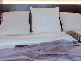 solavelar webcam camsoda model stream image