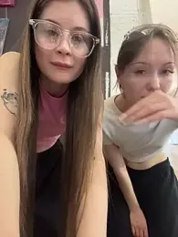 mmelicious webcam model stream image