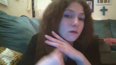 QueenCrimson webcam cam4 model stream image
