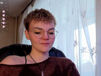 Krisfff webcam bongacams model stream image