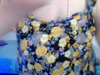 leonela webcam model stream image