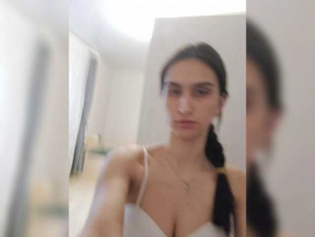 ConnieSmile webcam model stream image
