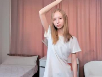 lynetcheckley webcam chaturbate model stream image