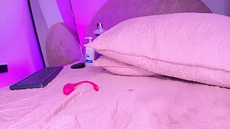 violett_lo webcam model stream image