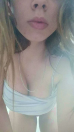 Floppy19 webcam model stream image