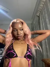 Go_Meg webcam model stream image