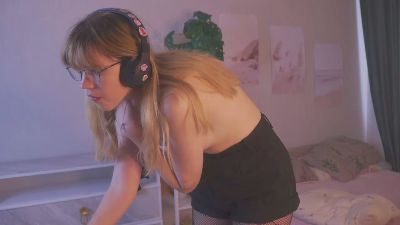 ElishaKebort webcam model stream image