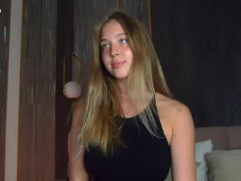 loraineluff webcam model stream image