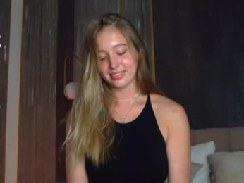loraineluff webcam model stream image