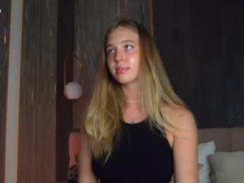 loraineluff webcam chaturbate model stream image