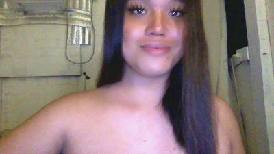 tikolinaa webcam model stream image