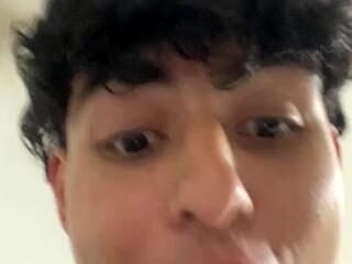 Fredrik Russell webcam model stream image