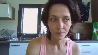 Glaamlulu webcam model stream image